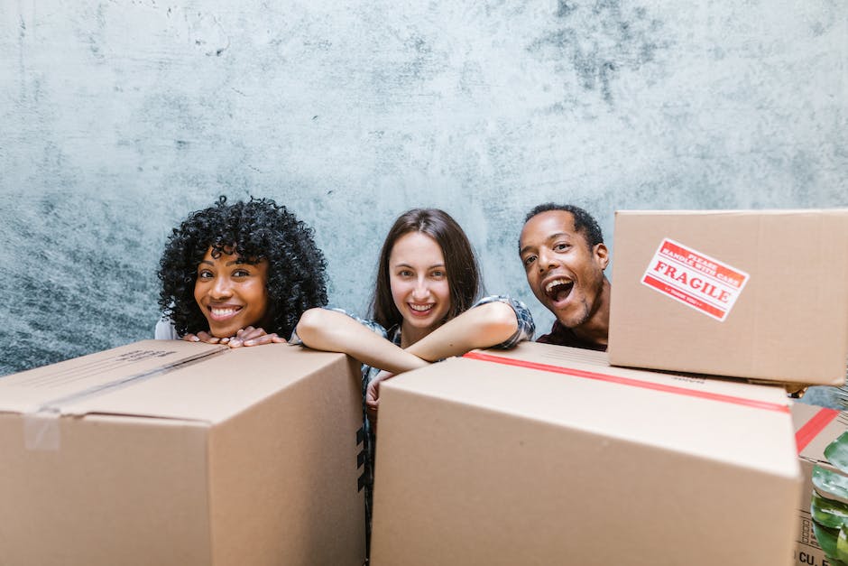 An image of people working together in a moving and packing business, showcasing unity and collaboration.