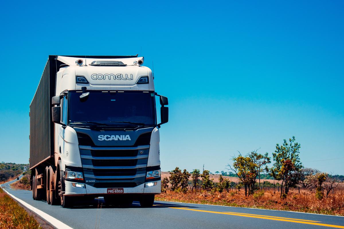 Image of a moving truck with boxes, representing a moving services business.